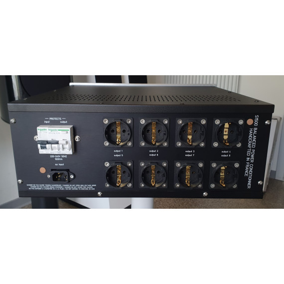 S1500 - Balanced Power Conditionner
